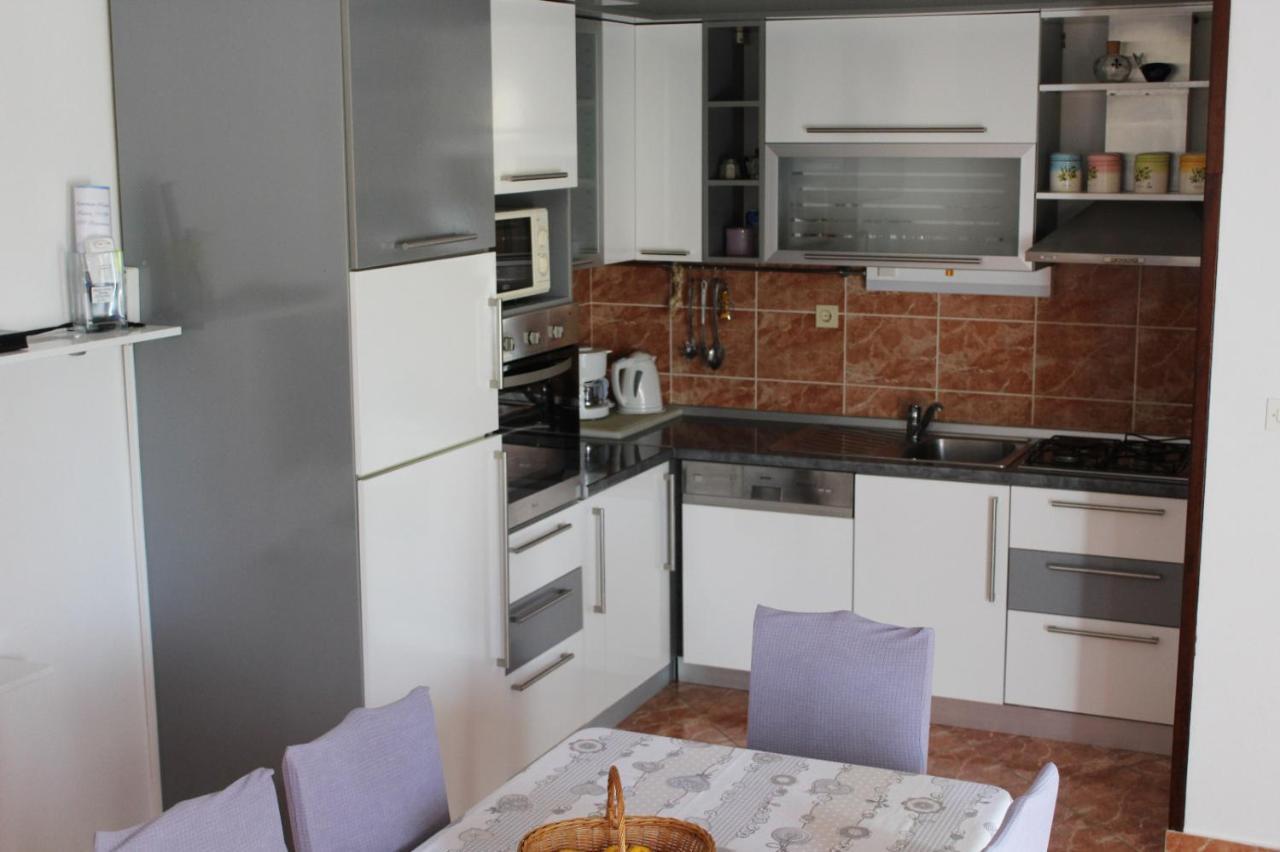 Neda Apartment *